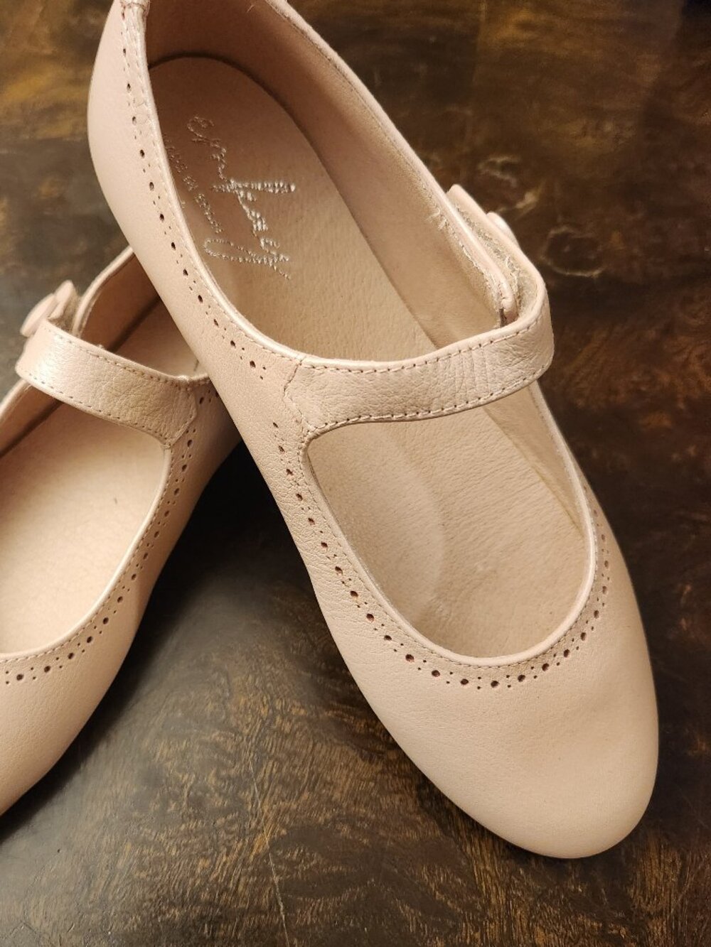 Emkay Girls Mary Jane shoes 37 NWOT made in spain